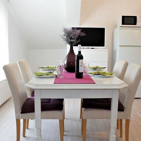 Apartments Olive Garden - Swimming Pool Биоград на Мору Екстериор снимка