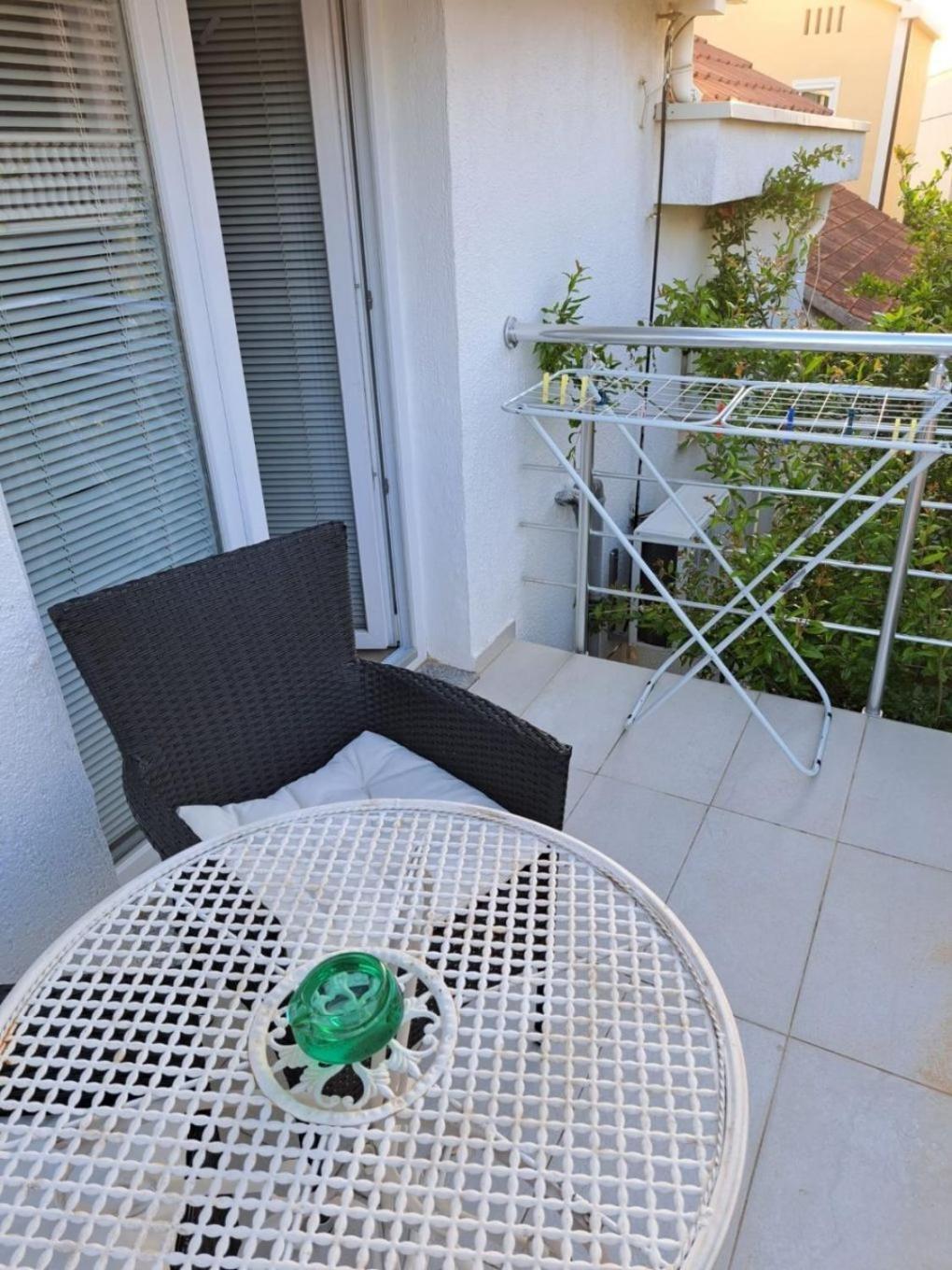 Apartments Olive Garden - Swimming Pool Биоград на Мору Екстериор снимка