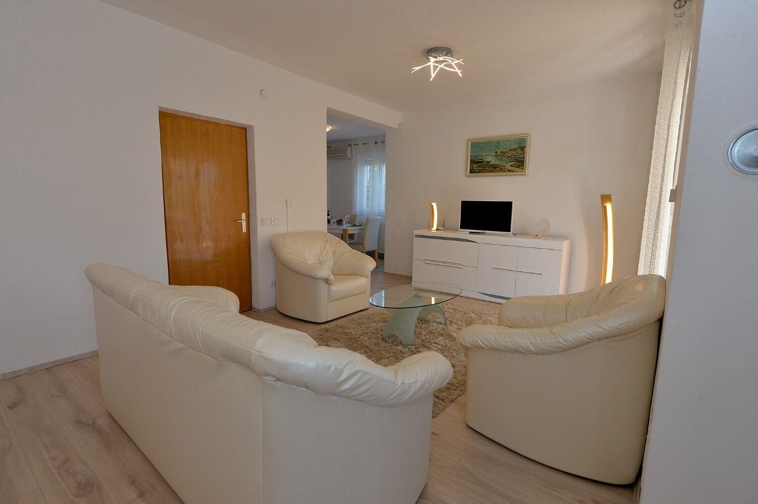 Apartments Olive Garden - Swimming Pool Биоград на Мору Екстериор снимка